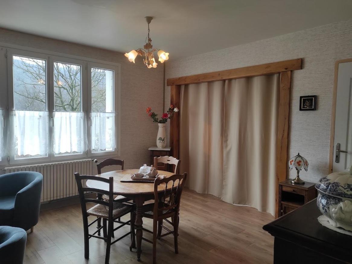 La Lisiere Appartement 2 Chambres Revin  Bagian luar foto